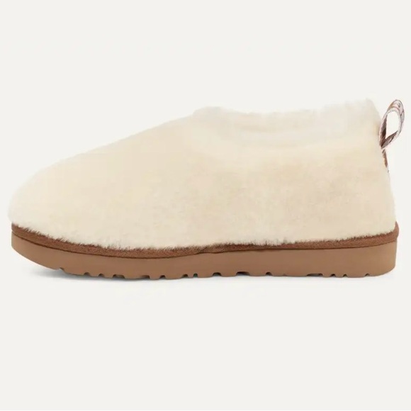 UGG Women's Natural Classic Cozy Shearling Bootie Size 6 NWOT - Picture 5 of 7